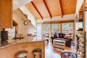 Creekside Suites - living room, kitchen counter.